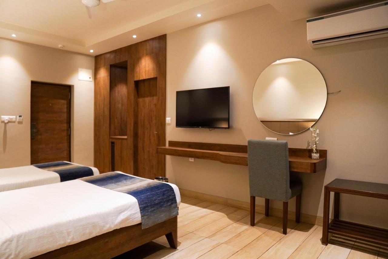 Cosmique Clarks Inn Suites Goa Madgaon Esterno foto