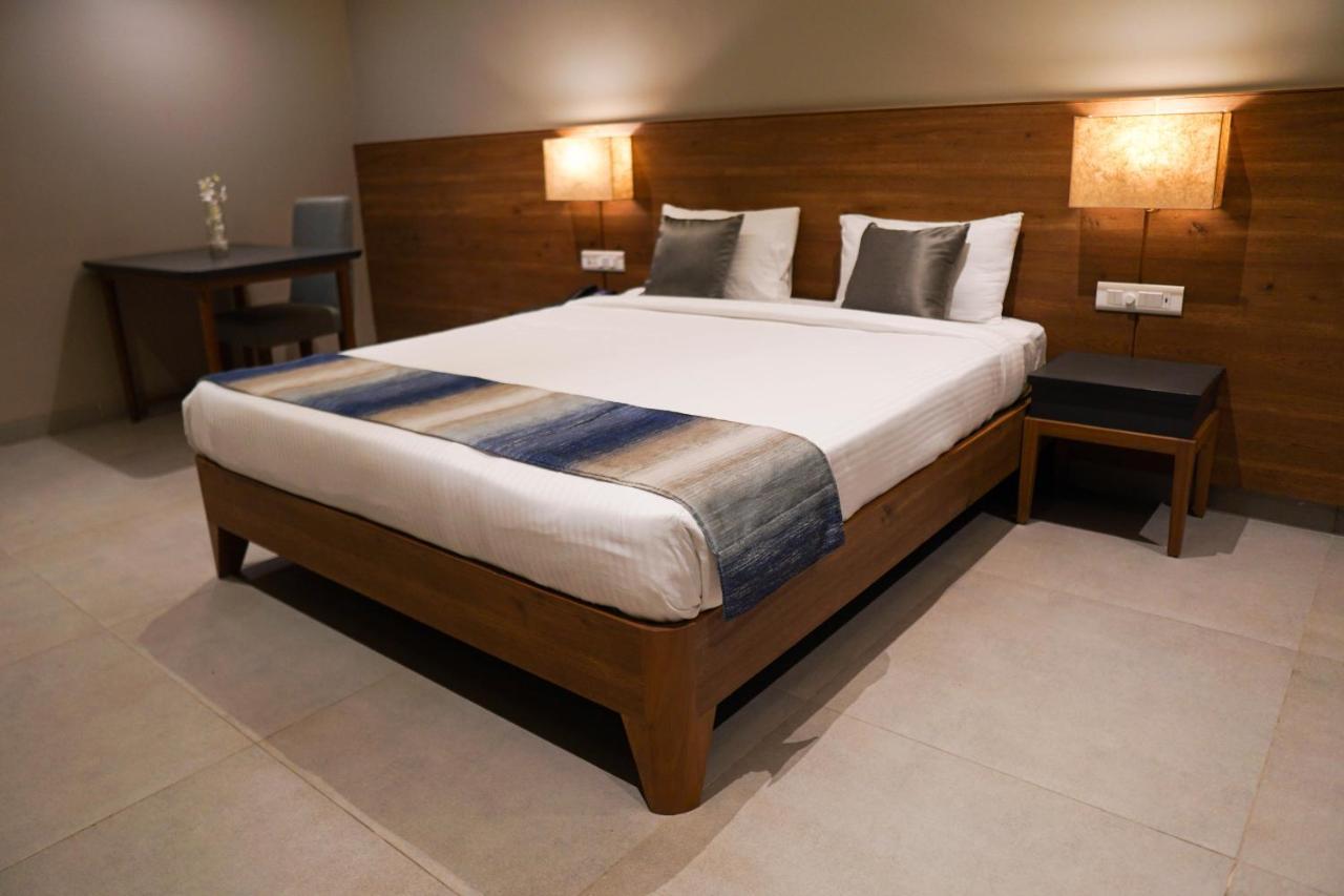 Cosmique Clarks Inn Suites Goa Madgaon Esterno foto