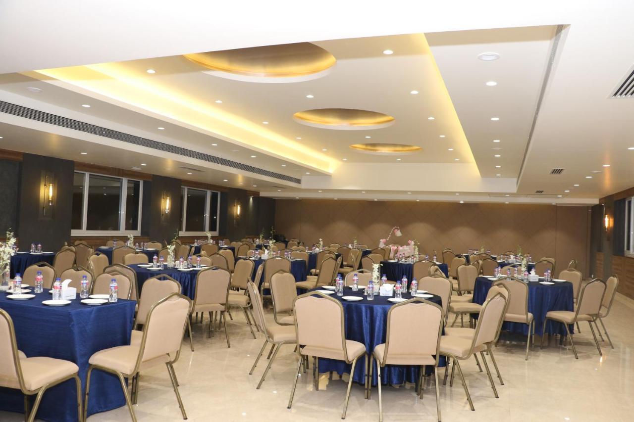 Cosmique Clarks Inn Suites Goa Madgaon Esterno foto