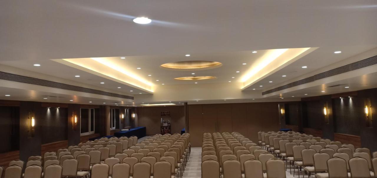 Cosmique Clarks Inn Suites Goa Madgaon Esterno foto